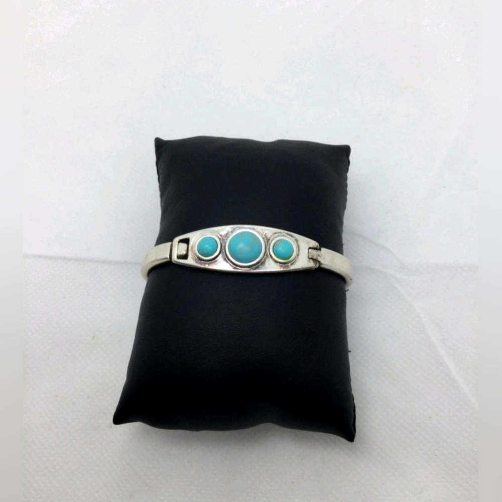 Lucky Brand Silvertone Faux Turquoise Hinged Bangle Bracelet 6.25"